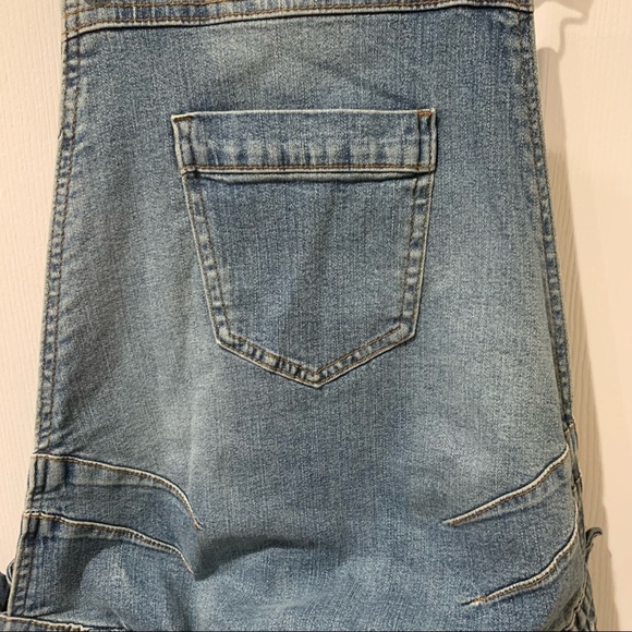 NWT Womens Maternity Jean Overalls with Distressing & Fringe Size 6 - Picture 3 of 12